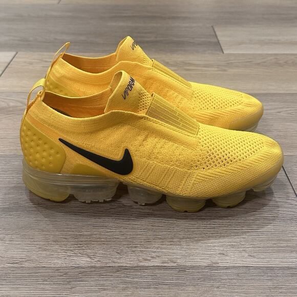 nike air vapormax university gold